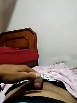 Snapshot of Bh27_17cm chatting on October 22, 4:35 am Bh27 17cm online show from October 22, 4:35 am
