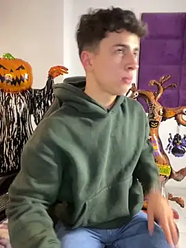 Snapshot of AdrianRinaldi chatting on November 1, 8:11 pm AdrianRinaldi online show from November 1, 8:11 pm