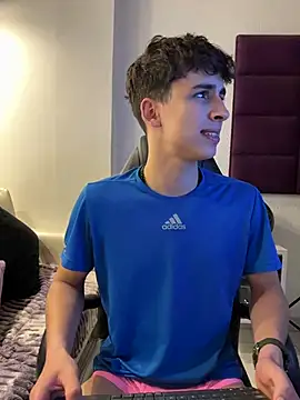 Snapshot of AdrianRinaldi chatting on November 21, 9:46 pm AdrianRinaldi online show from November 21, 9:46 pm