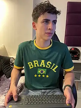 Snapshot of AdrianRinaldi chatting on November 22, 8:08 pm AdrianRinaldi online show from November 22, 8:08 pm