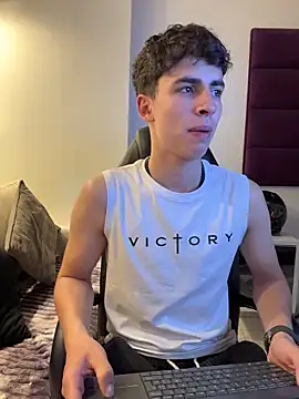 Snapshot of AdrianRinaldi chatting on November 23, 8:19 pm AdrianRinaldi online show from November 23, 8:19 pm