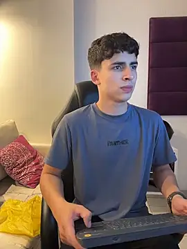 Snapshot of AdrianRinaldi chatting on December 2, 8:04 pm AdrianRinaldi online show from December 2, 8:04 pm