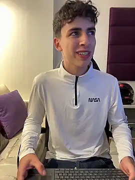 Snapshot of AdrianRinaldi chatting on December 4, 8:17 pm AdrianRinaldi online show from December 4, 8:17 pm