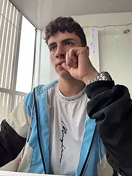 Snapshot of AdrianRinaldi chatting on December 19, 8:38 pm AdrianRinaldi online show from December 19, 8:38 pm