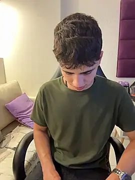 Snapshot of AdrianRinaldi chatting on January 14, 8:14 pm AdrianRinaldi online show from January 14, 8:14 pm