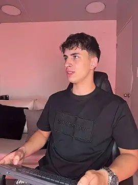 AdrianRinaldi online show from March 2, 8:04 pm