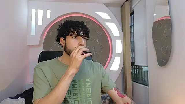 Rafael Mendezz online show from October 22, 8:30 pm