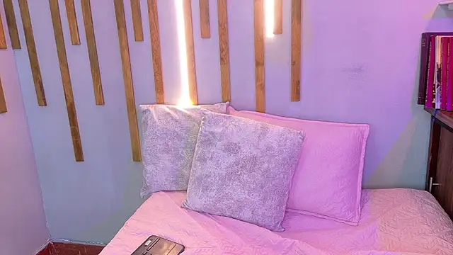 Jennifer Vega1 online show from September 22, 9:50 pm