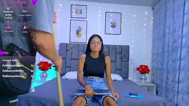 Soffia Konig  online show from April 18, 7:07 pm