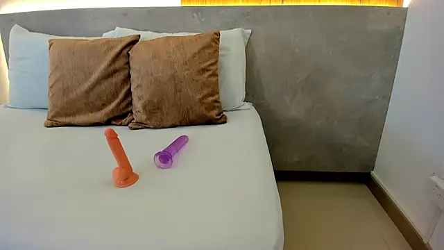 samantha 17  online show from September 27, 2:05 am