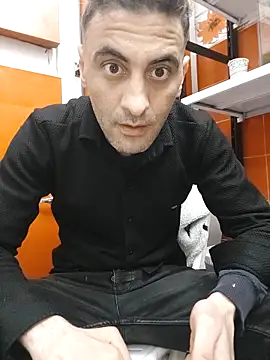 Snapshot of Mahdi99dido chatting on April 11, 7:29 pm Mahdi99dido online show from April 11, 7:29 pm