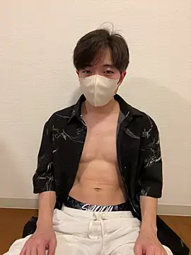 Yuma0718 online show from February 15, 9:30 am