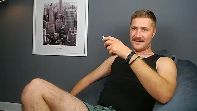 Snapshot of Mr_At_ chatting on October 28, 7:12 am Mr At  online show from October 28, 7:12 am