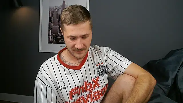 Snapshot of Mr_At_ chatting on October 29, 7:10 am Mr At  online show from October 29, 7:10 am