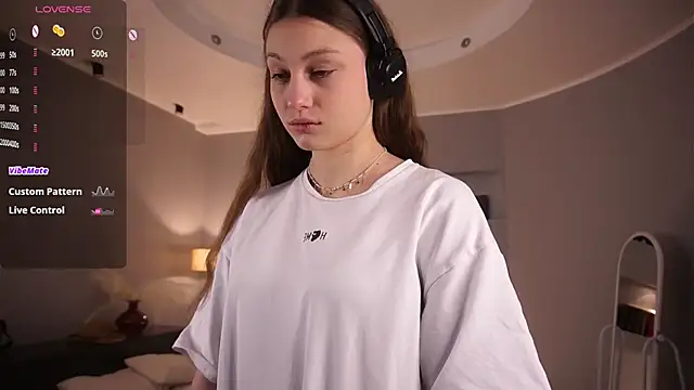 MercBoone online show from December 1, 9:03 am