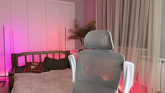 okerriella online show from November 28, 1:25 pm