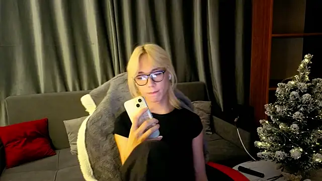 okerriella online show from January 9, 1:14 pm