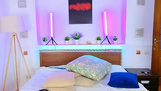 okerriella online show from April 9, 9:47 am