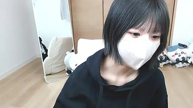 Snapshot of yuna_rin chatting on June 9, 12:50 pm yuna rin online show from June 9, 12:50 pm
