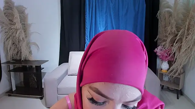 Snapshot of SofiaRivera1 chatting on June 7, 10:24 pm SofiaRivera1 online show from June 7, 10:24 pm