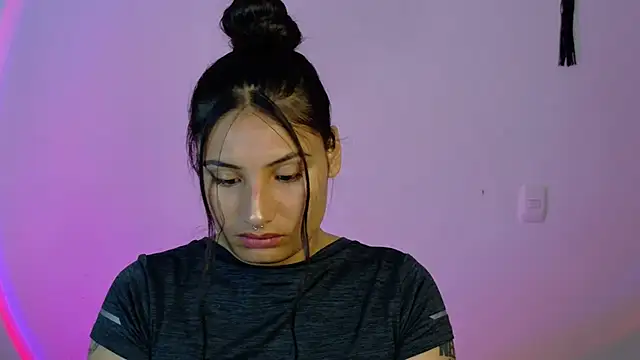 Linda andrew online show from March 3, 5:30 pm