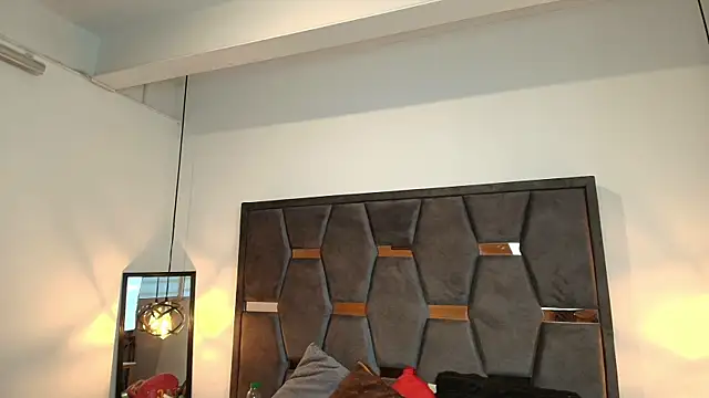 Hanna Lee   online show from March 25, 2:34 pm