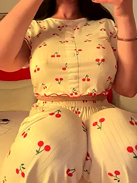 Snapshot of OnlyRima chatting on October 3, 12:24 pm OnlyRima online show from October 3, 12:24 pm