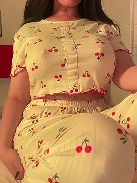 Snapshot of OnlyRima chatting on October 4, 10:30 pm OnlyRima online show from October 4, 10:30 pm