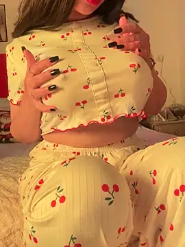 Snapshot of OnlyRima chatting on November 23, 11:04 pm OnlyRima online show from November 23, 11:04 pm