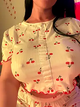 Snapshot of OnlyRima chatting on December 3, 12:07 am OnlyRima online show from December 3, 12:07 am