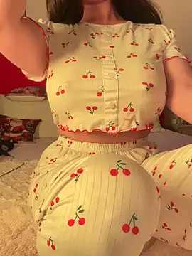 Snapshot of OnlyRima chatting on December 4, 10:40 pm OnlyRima online show from December 4, 10:40 pm