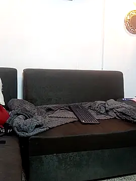 naomi campbel  online show from September 21, 1:24 pm