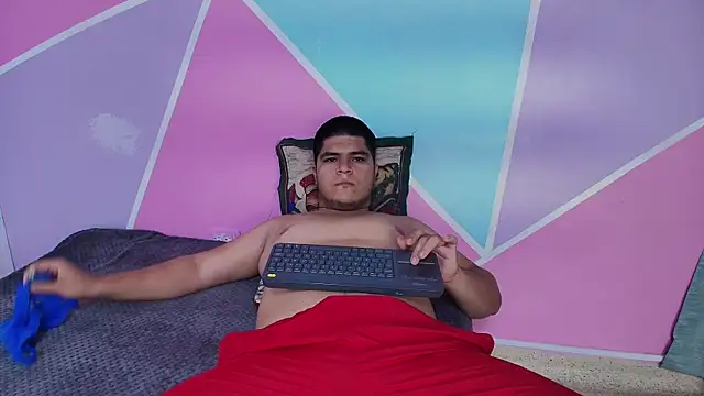 naomi campbel  online show from February 18, 8:38 pm