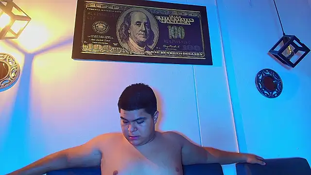 naomi campbel  online show from March 25, 8:37 pm