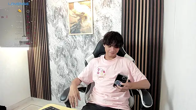 Snapshot of Honeymoon_sariel chatting on September 12, 1:55 pm Honeymoon sariel online show from September 12, 1:55 pm