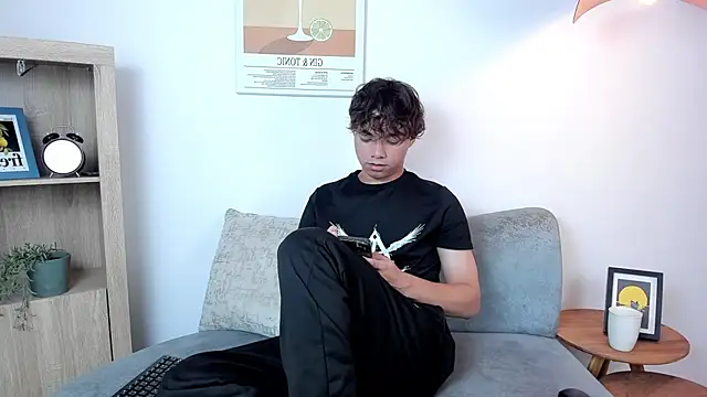 Snapshot of Honeymoon_sariel chatting on February 8, 1:03 pm Honeymoon sariel online show from February 8, 1:03 pm