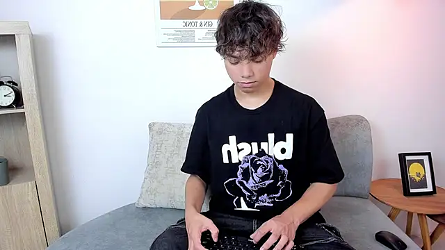 Snapshot of Honeymoon_sariel chatting on February 11, 8:03 pm Honeymoon sariel online show from February 11, 8:03 pm