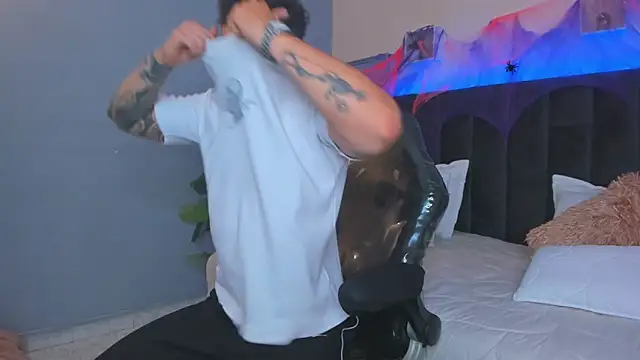 Thomas moon online show from October 18, 12:28 pm