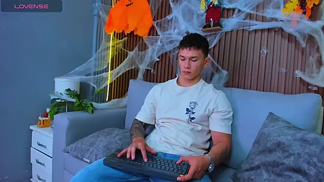 Thomas moon online show from October 29, 11:23 am