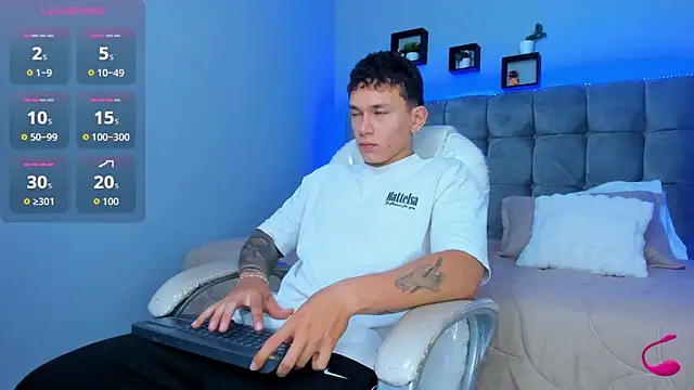 Thomas moon online show from December 15, 12:31 pm