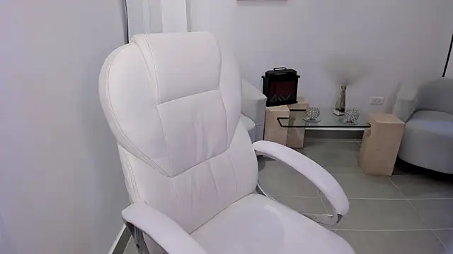 Karliie kloss  online show from October 9, 5:27 am