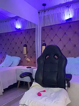 Snapshot of Sussan__ chatting on February 6, 11:46 am Sussan online show from February 6, 11:46 am