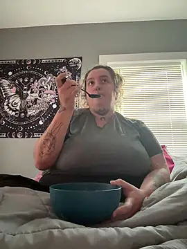 Snapshot of vanessraine chatting on April 6, 6:42 pm vanessraine online show from April 6, 6:42 pm