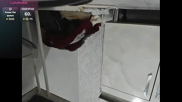 Snapshot of soska26 chatting on October 22, 2:06 pm soska26 online show from October 22, 2:06 pm