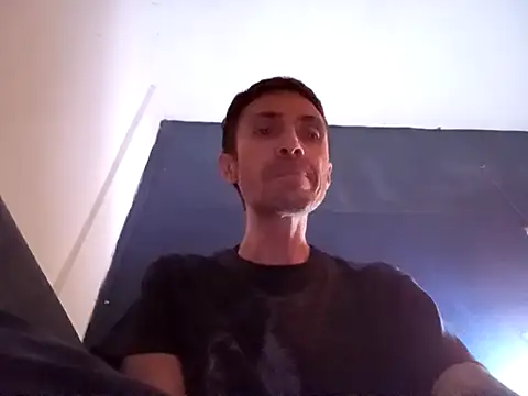 githot online show from April 4, 6:33 am