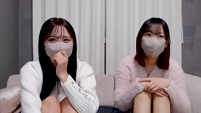  YUI CHAN  online show from December 4, 11:30 am