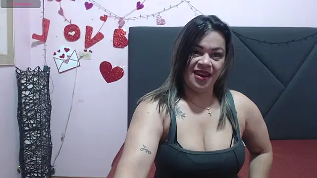 pamela echeverria online show from April 1, 11:44 am