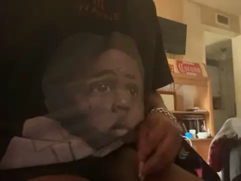 Prettyvsmonster online show from December 16, 4:56 pm