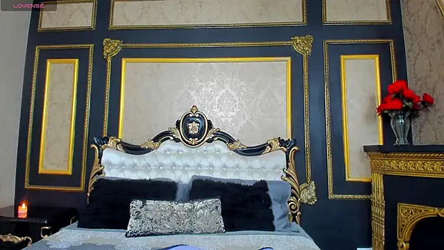 AlaskaAmato online show from December 3, 7:12 pm