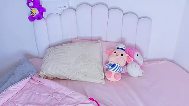 Sofia Stanley online show from June 16, 11:46 am